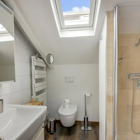 Super Loft Overtop Apartment